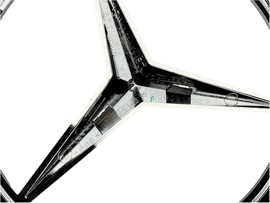 Mercedesstern an Kühlergrill