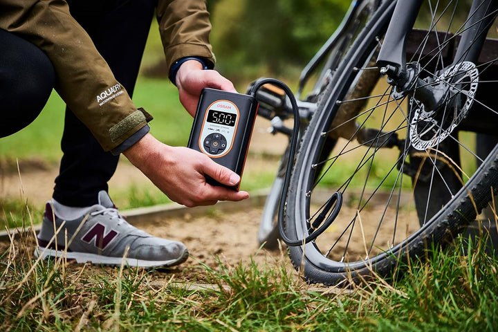 OSRAM TYREinflate 4000, wiederaufladbarer und kabelloser Reifenfüller, programmierbarer digitaler Lu