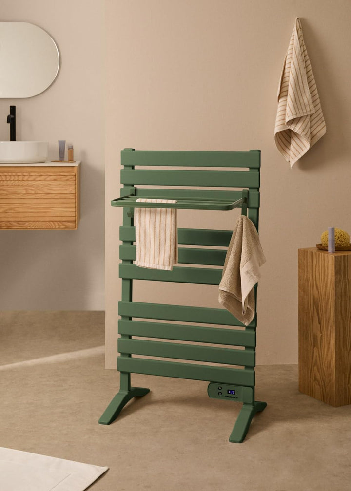 CREATE / WARM Towel 500W / Elektrischer Badheizkörper Salbeigrün mit Standfüssen und Regal / 103x55x