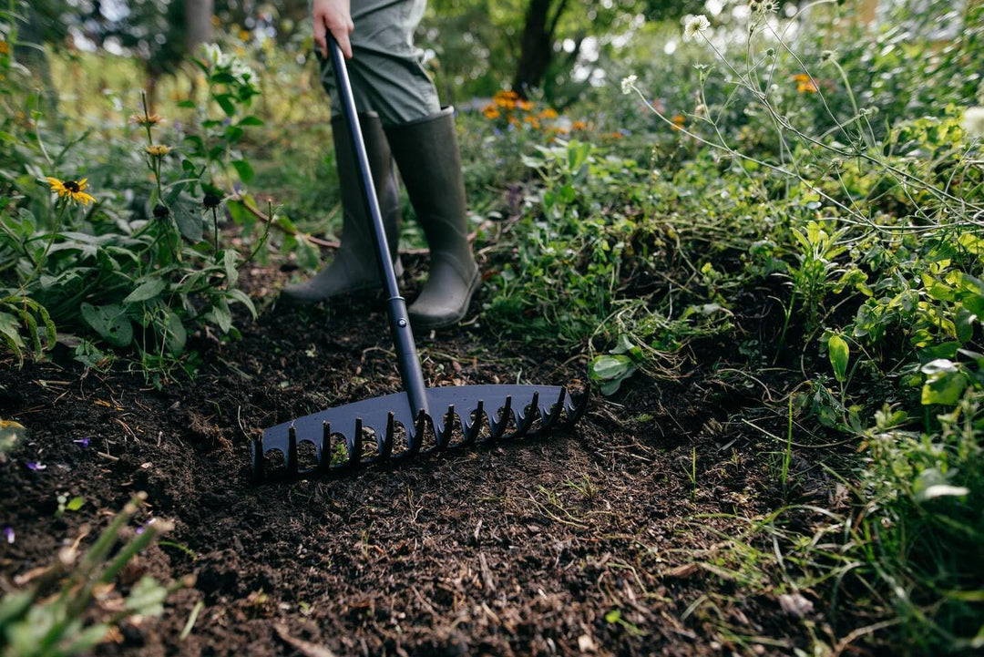 Fiskars Universal-Gartenrechen mit 12 gebogenen Zinken, Breite: 41 cm, glasfaserverstärkter Kunststo