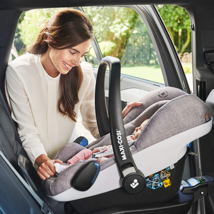 Maxi-Cosi Pebble Plus i-Size Babyschale, Gruppe 0+ Autositz für Babys, inkl. Sitzverkleinerer, nutzb