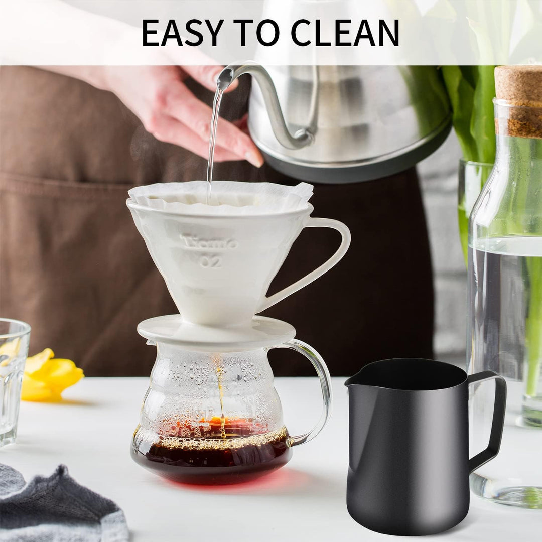 TechKen Milchkännchen,Milchkanne Edelstahl 900ml(32oz), Barista Zubehör Kaffee Milch Kännchen für Es