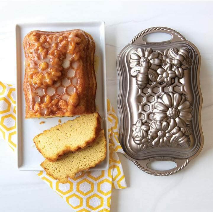 Nordic Ware Honeycomb Kastenform | Original Aluguss Gugelhupfform | Gugelhupfform mit Bienenmuster |