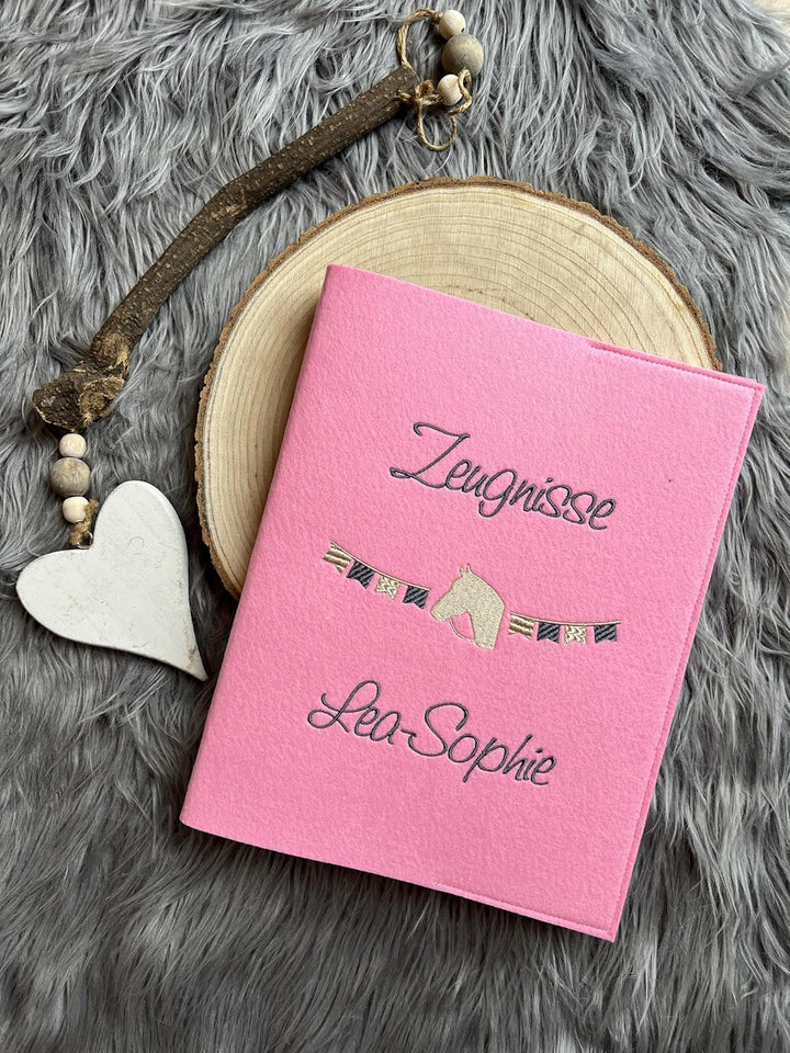 Zeugnismappe A4 aus Filz | personalisiert | hochwertig bestickt | Schulkind | Geschenk | Schulstart