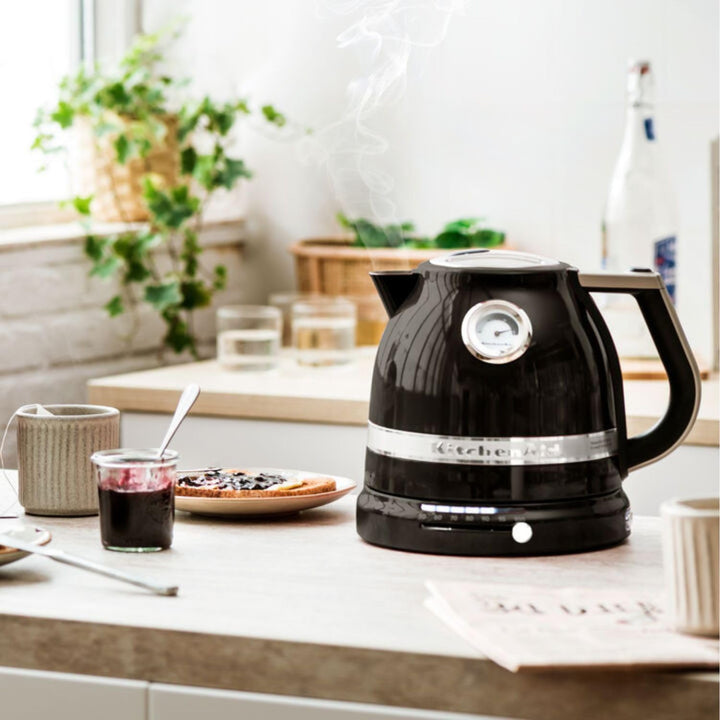 Kitchenaid 5KEK1522EOB Artisan-Wasserkocher, schwarz 1.5 Liter Onyx Black, 1.5 Liter Onyx Black