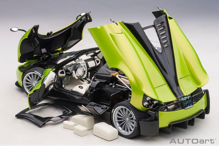 AUTOart Miniaturauto aus der Kollektion 78288, Firenze Green