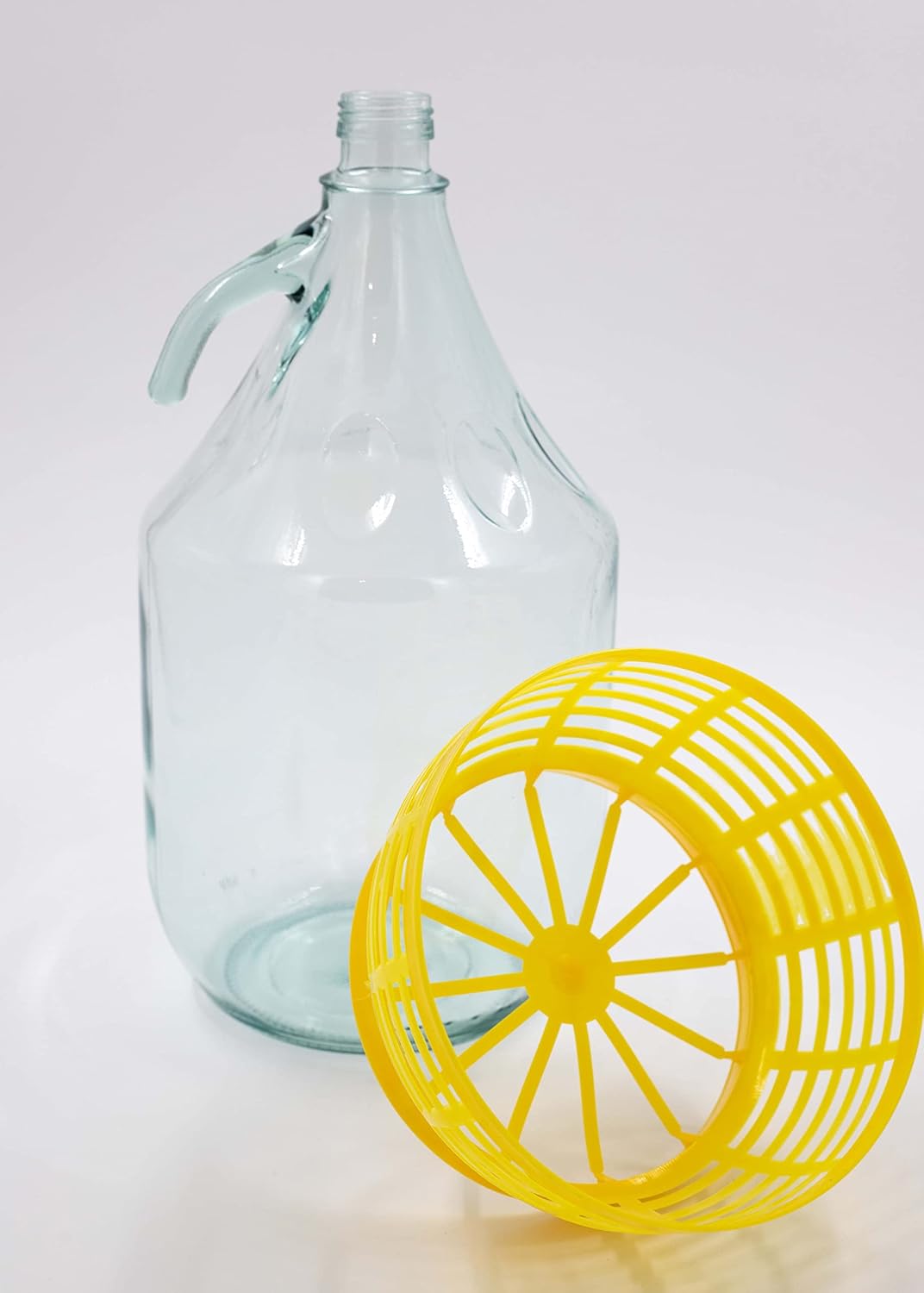 Enghals Ballonflasche mit Schraubverschluss, Schutzkorb, Luftschleuse und Stopfen für die Weinherste