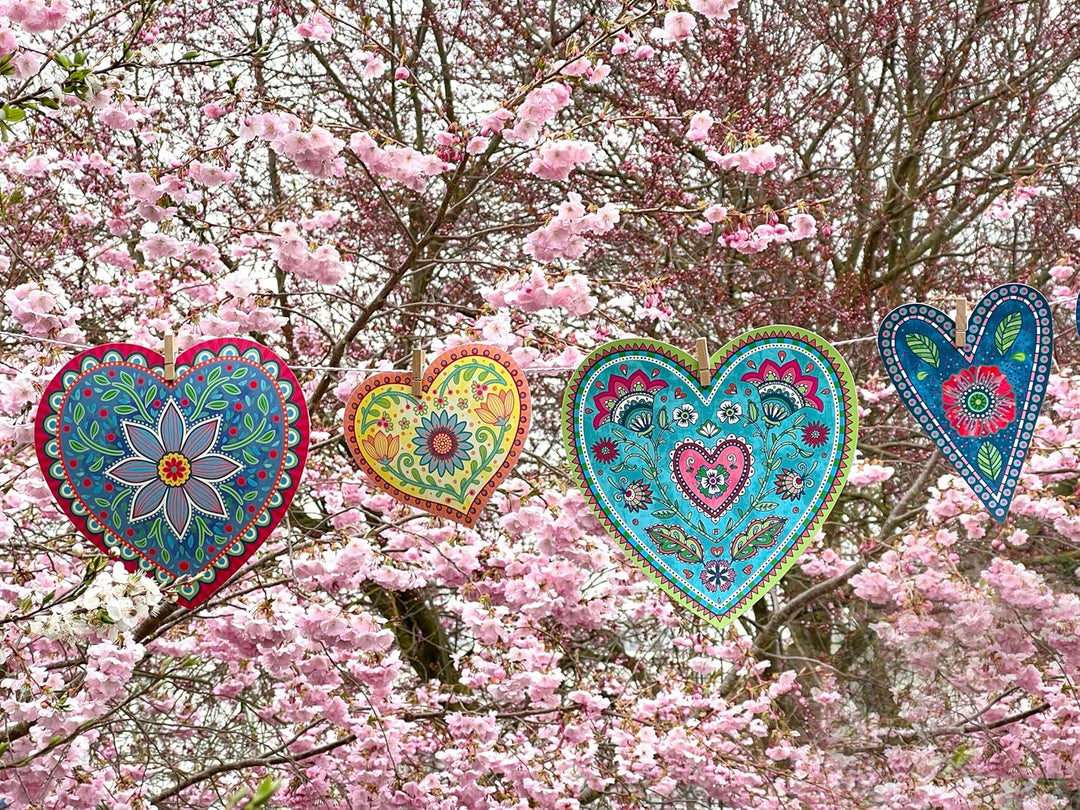 Bine Brändle - Bunte Herzen Bastel-Set - zum Ausmalen und Dekorieren