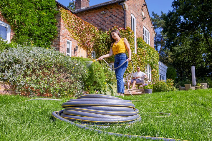 HOZELOCK - Ultramax Schlauch 12,5 mm x 50 m, bis zu 70% recyceltes PVC, robust, witterungsbeständig,