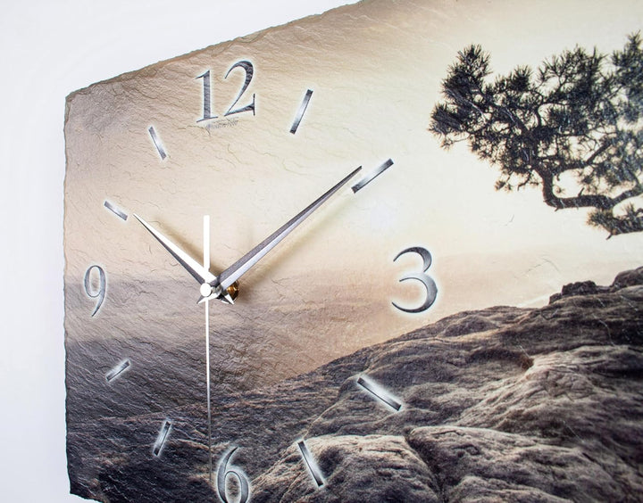 Kreative Feder Designer-WANDUHR Einsamer Baum aus Stein mit Zeigern aus gebürstetem Aluminium - Desi