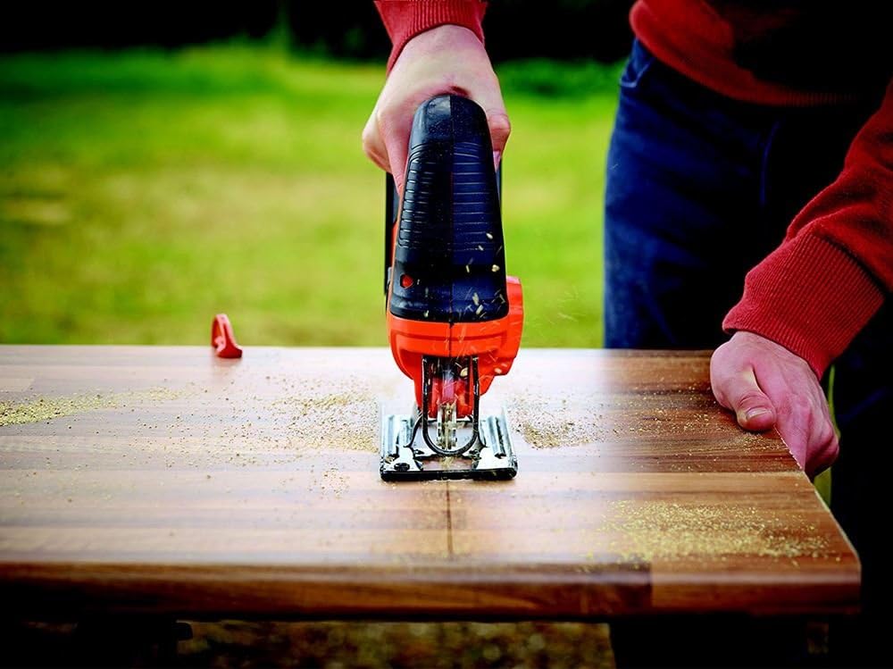 Black+Decker Li Ion Akku Stichsäge 18V BDCJS18 – Pendelhubstichsäge mit Akku und Ladegerät – Vielsei