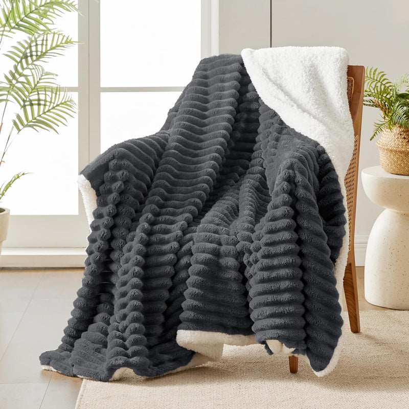 WAVVE Decke Sherpa Kuscheldecke Flauschig Grau - Extra Warme Dicke Weiche Grobe Kordecke Sofaüberwur