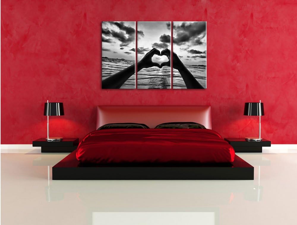 Pixxprint Händen geformtes Herz am Meer/Format: 3-Teiler (120x80cm) cm/Leinwandbild fertig bespannt