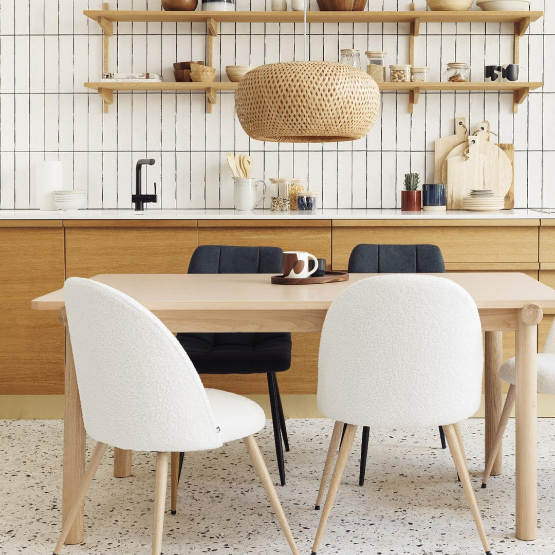 Stuhl Slano - Bouclé - Beine aus Buchenholzimitat - weiss - Weiss - Atmosphera créateur d'intérieur