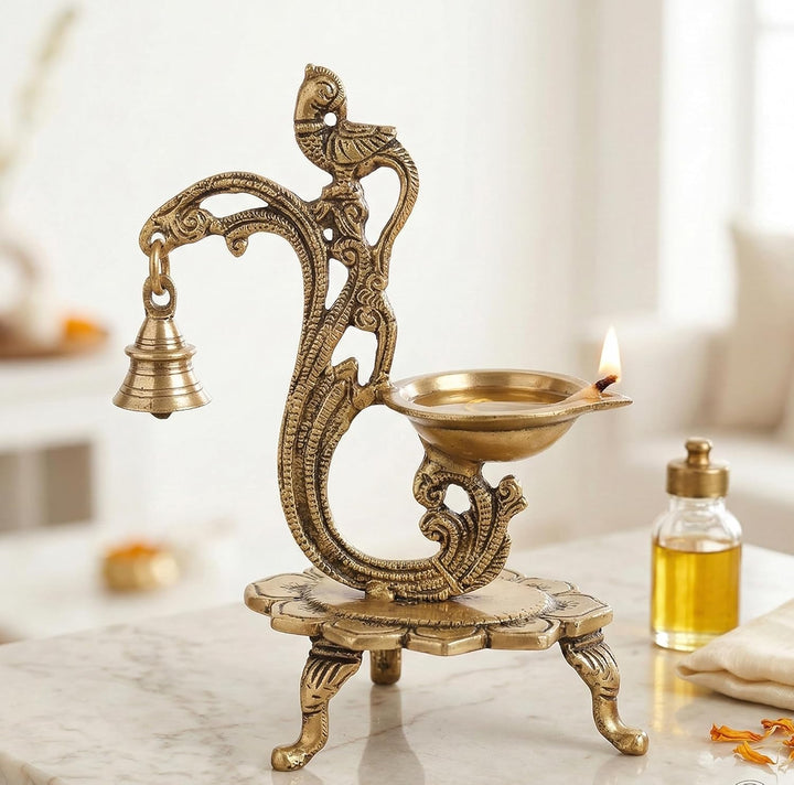 eSplanade Lotos runde Messingdiya-Öllampe für Haus und Büro Peacock Diya mit Bell Golden Peacock Diy