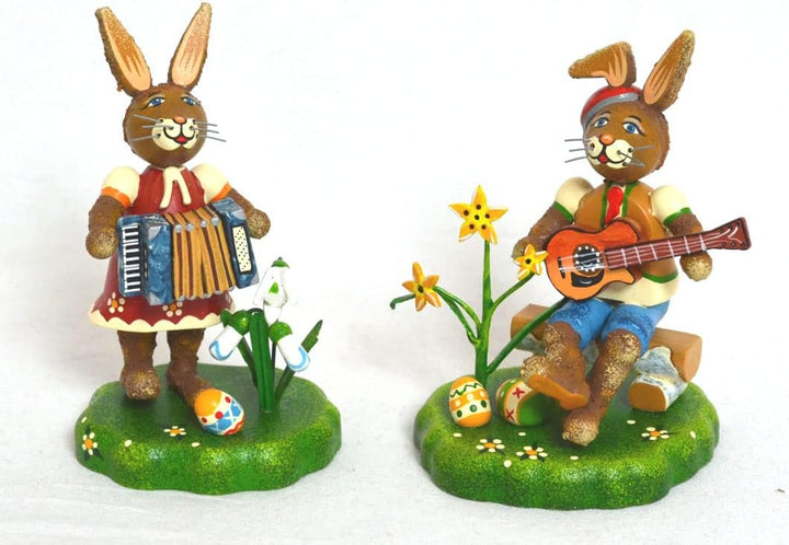 Hubrig Hasenmusikantin, Mädchen mit Akkordeon, Höhe etwa 9 cm