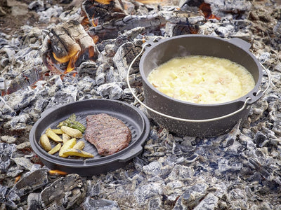 Echtwerk Dutch Oven, Gusseisen BBQ Kochtopf ca. 4,9 L, Bereits eingebrannt - preseasoned, Deckel mit