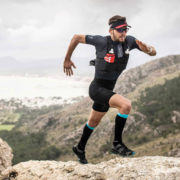 Compressport R2 Oxygen Wadenkompressoren schwarz