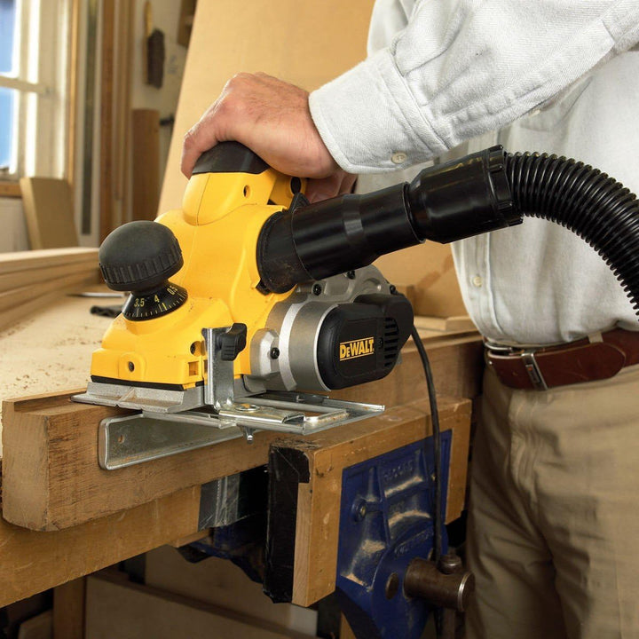 DeWalt Elektrohobel/ Hobel (1,050 Watt, Hobelbreite 82 mm, max. Hobeltiefe 4 mm, Hobelstärke in 1/10