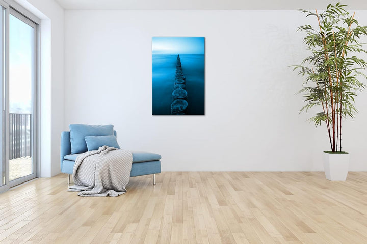 Buhnen an der Ostsee Format 80x60 Effekt: Monocrome Blau als Leinwandbild, Motiv fertig gerahmt auf