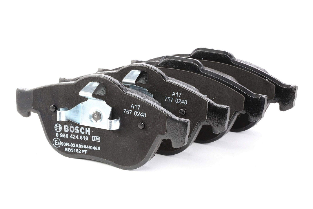 Bosch BP345 Bremsbeläge - Vorderachse - ECE-R90 Zertifizierung - vier Bremsbeläge pro Set