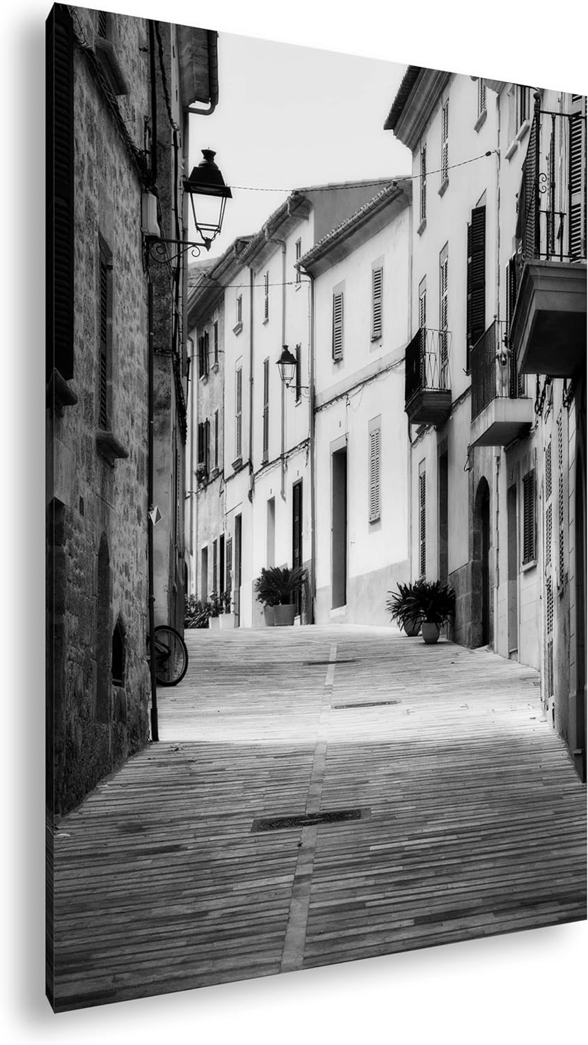 Fussweg in der Altstadt Format: 100x70 cm Effekt: Schwarz&Weiss als Leinwandbild, Motiv fertig gerah