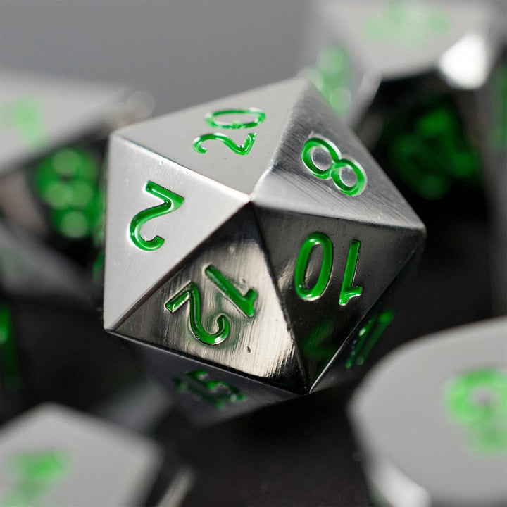 shibby 7 polyedrische Metall-Würfel - Verchromt - für Tabletop und Rollenspiele inkl. Aufbewahrungsb