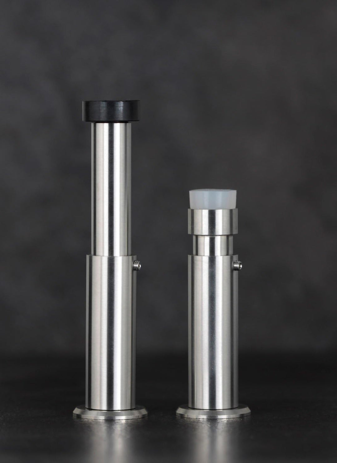 EVI HERRAJES Verstellbarer Türstopper aus Messing 88-120mm, Installation mit Schraubsockel (Edelstah