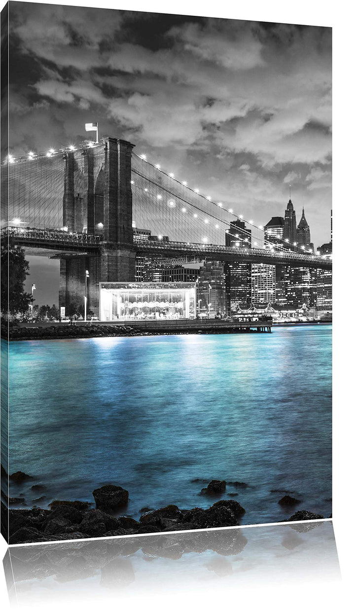 Pixxprint New York Skyline am Abend schwarz/weiss, Format: 70x100 auf hochkantiges Leinwand, 70x100