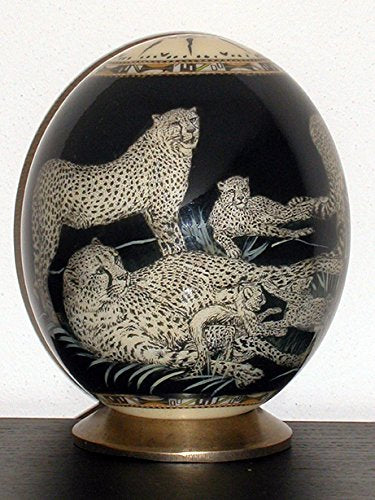 Straussenei verziert mit "Black-Cheetah and Ethnic Top"