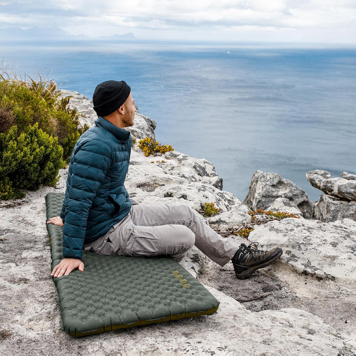 Naturehike Ultraleichte Selbstaufblasende Isomatte, Aufblasbare Campingmatte 3,5R, Langlebige, Tragb