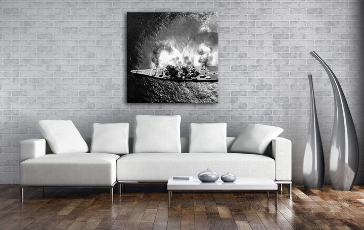 deyoli gewaltiges Kampfschiff im Einsatz Format: 70x70 Effekt: Schwarz&Weiss als Leinwandbild, Motiv
