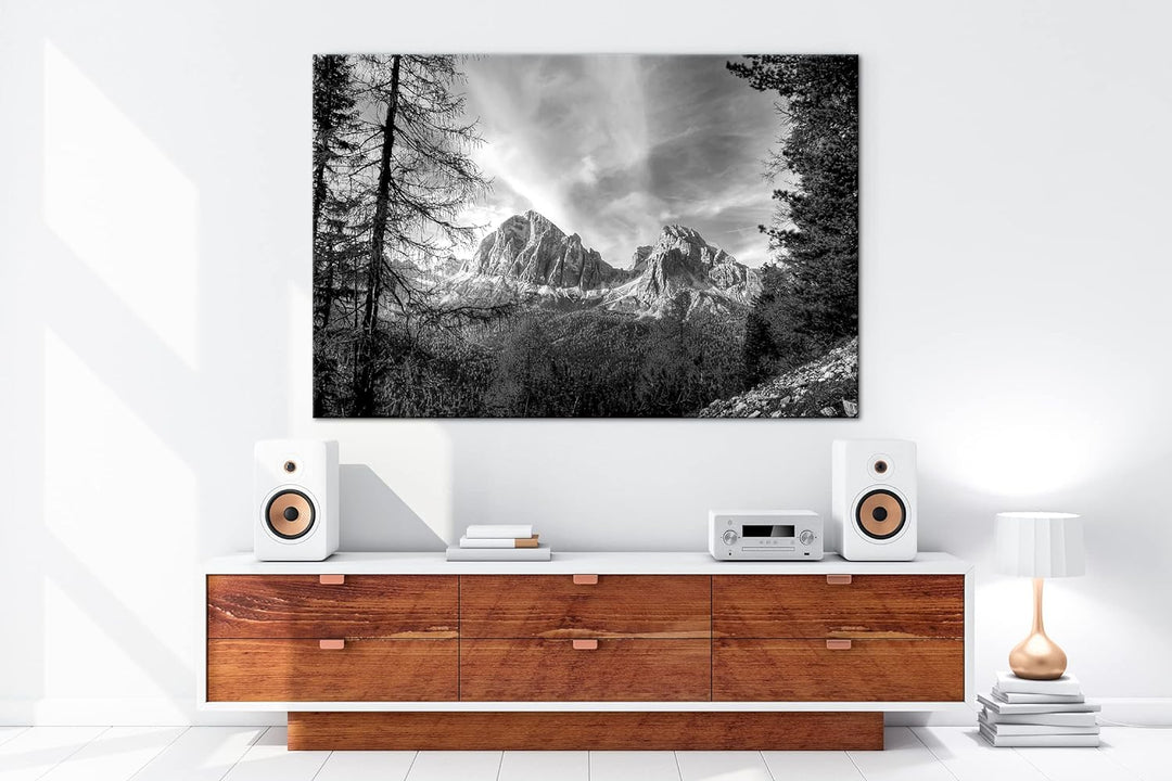 Traumhafte Berglandschaft der Dolomiten Format: 60x40 als Leinwand, Effekt: Schwarz&Weiss, Motiv fer