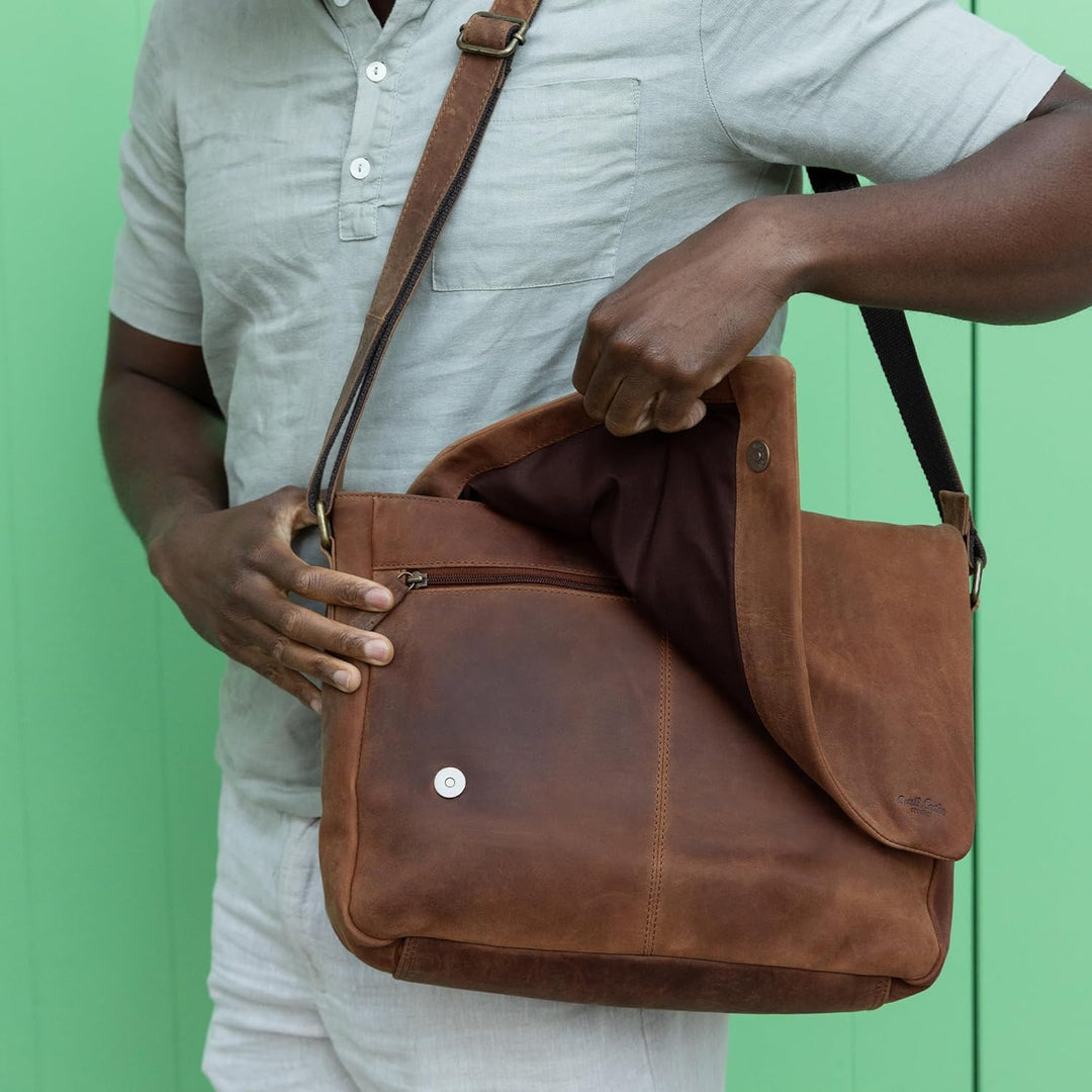 Gusti Leder Ledertasche Herren Reign - Handgefertigte Umhängetasche Herren Leder für Büro & Alltag -
