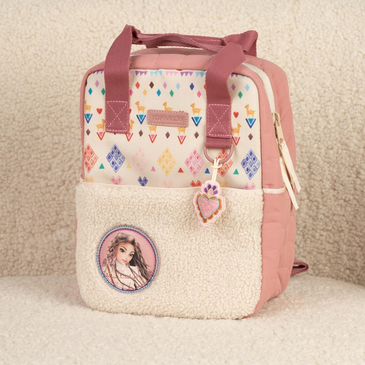 Depesche 12586 TOPModel Cosy - Rucksack mit Plüsch, buntem Herz Anhänger, Stepp-Details und Täschche