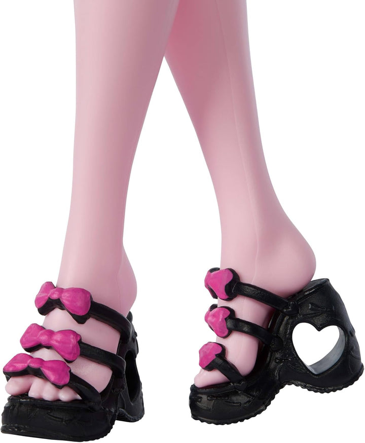 Monster High Self-Scare Secrets Draculaura Puppe und Zubehör Set mit 13 realistischen Überraschungen