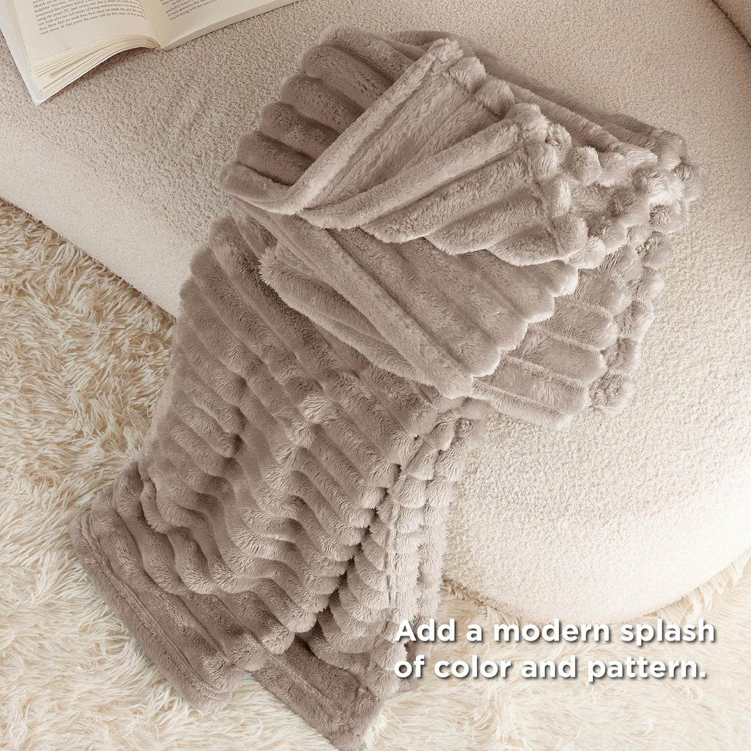 BEDSURE Kuscheldecke für Zimmer Deko - Wolldecke & Fleecedecke, Sofadecke, Weiche Warme Grobe Kordde