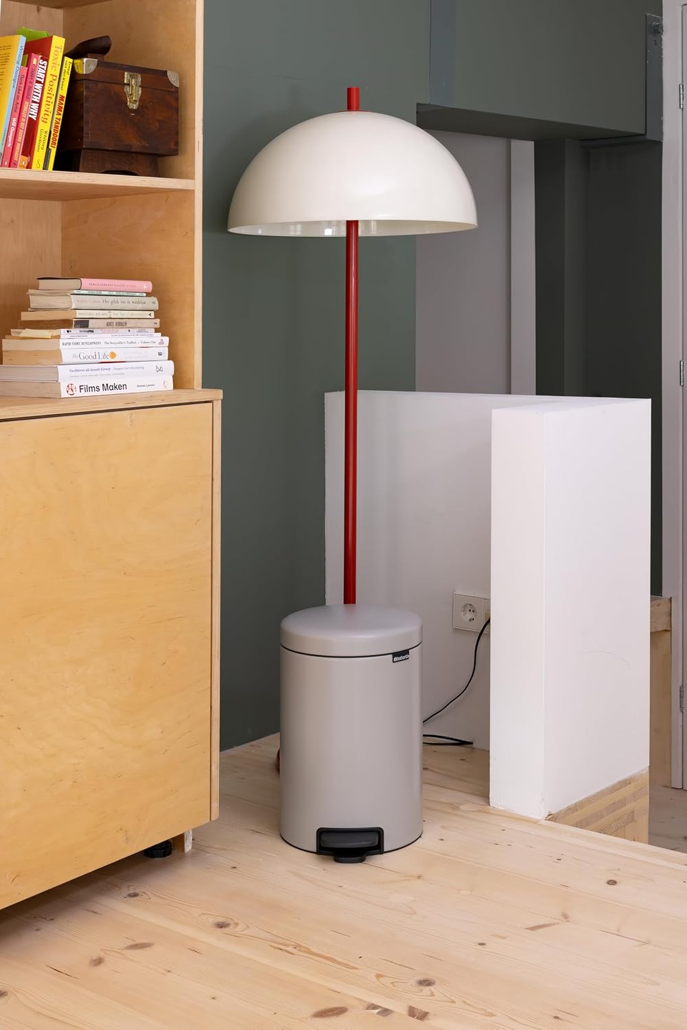 Brabantia NewIcon Tretmülleimer, 12L – Soft Grey | Mülleimer mit Soft-Close-Deckel &amp; Leichtgängigem