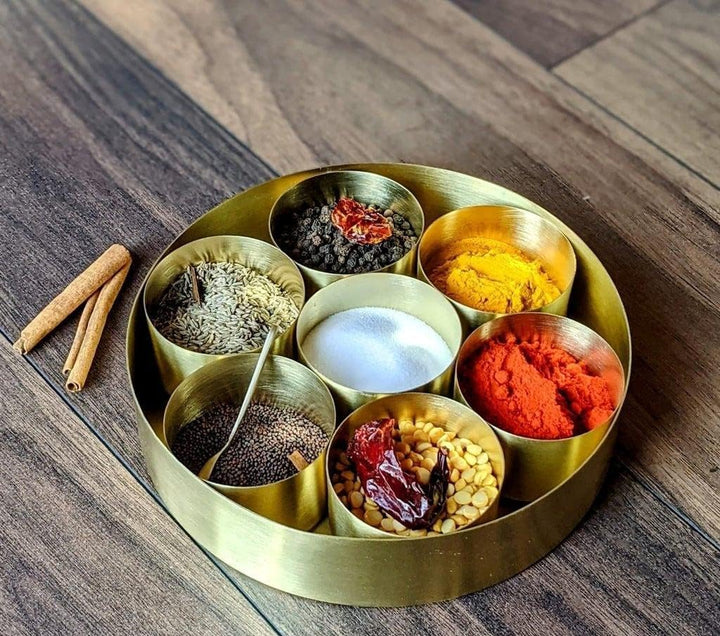 Masala-Box-Set aus reinem Messing, mit Löffel, 80 ml, für Lebensmittel, Gewürz, Aufbewahrungsbox, Ma