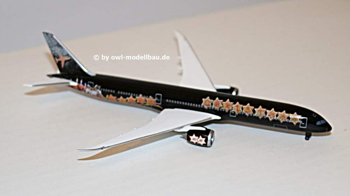 Herpa 531740 Other License B787-10 Weihnachten 2018, farbig