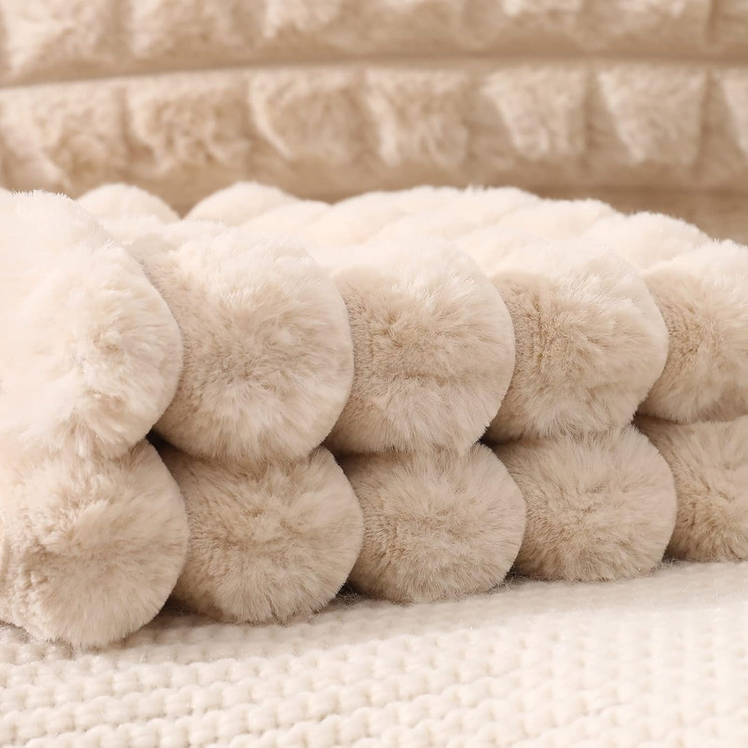 Mandioo 2er Set Super Soft Plüsch Faux Pelz Dekokissen Kissenbezüge 50x50 cm Beige, Plaid Textur Mod