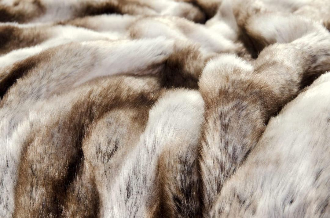 Wohnen & Accessoires GmbH & Co. KG Felldecke, Fellimitat in 5 Grössen Webpelzdecke Wolf grau-braun a
