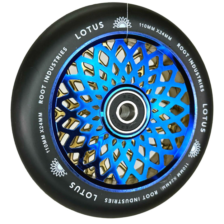 Root Industries Lotus Stunt-Scooter Rolle 110mm + Fantic26 Sticker (Radiant Blue Ray/Pu Schwarz), Ra