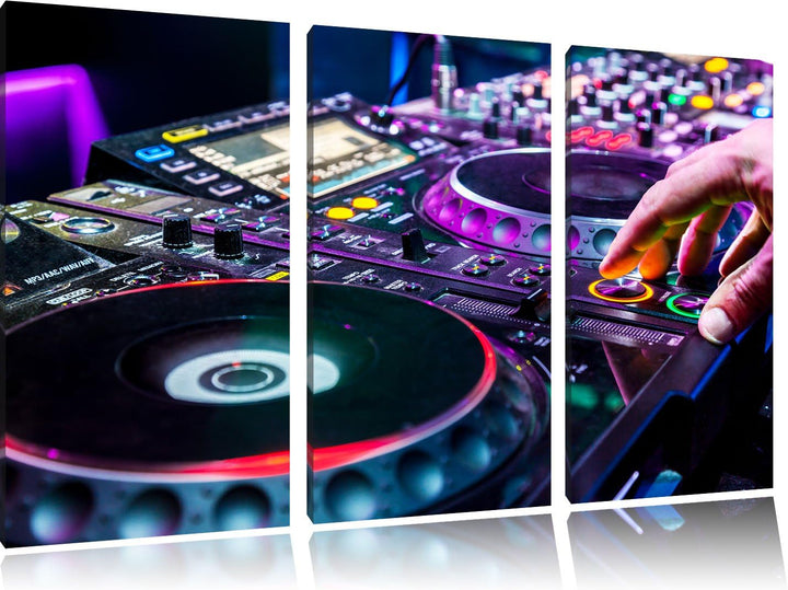Pixxprint Modern beleuchteter DJ Pult als Leinwandbild | Grösse: 3 Teilig (120x80) | Wandbild| Kunst