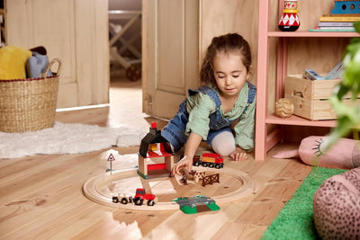 BRIO World 33719 Bahn Bauernhof Set - Holzeisenbahn mit Bauernhof, Tieren und Holzschienen - Kleinki