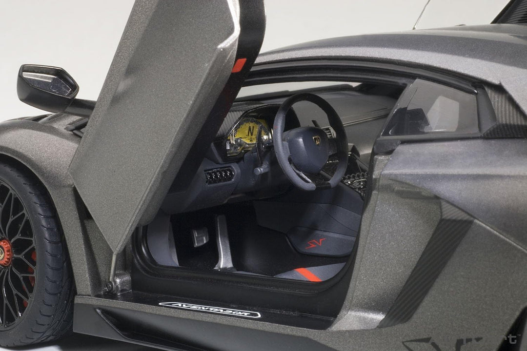 AUTOart – 74554 – Modellbau – Lamborghini Aventador LP750 – 4 SV – 2015 – Echelle 1/18, grau matt Gr