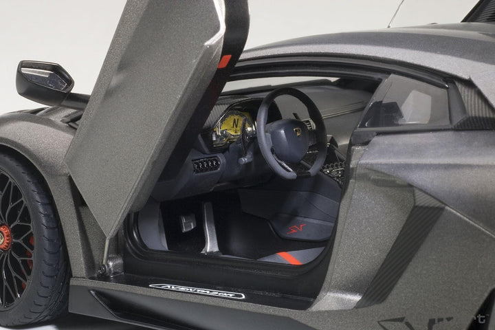 AUTOart – 74554 – Modellbau – Lamborghini Aventador LP750 – 4 SV – 2015 – Echelle 1/18, grau matt Gr