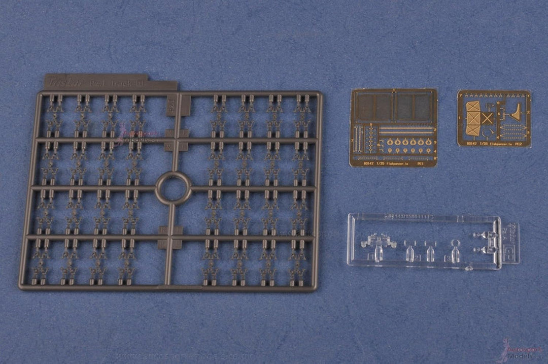 Hobby Boss 80147 Modellbausatz German Flakpanzer IA w/Ammo.Trailer