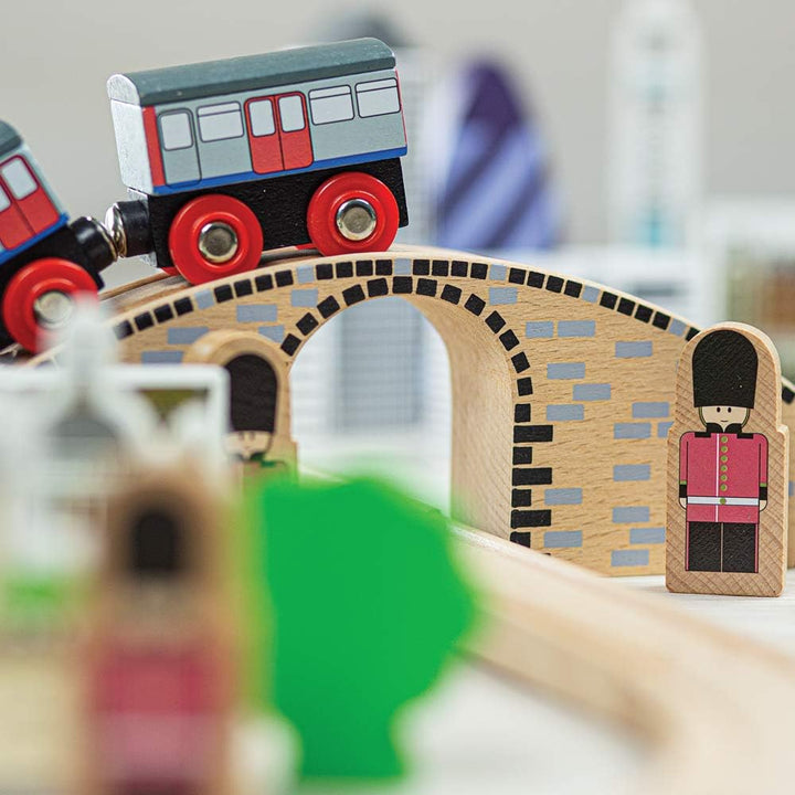 Tidlo Wooden City of London Figure of Eight Train Set