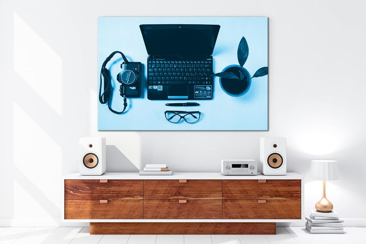 deyoli ausgestatteter Arbeitsplatz im Büro Format 80x60 Effekt: Monocrome Blau als Leinwandbild, Mot